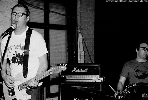 statues live pics